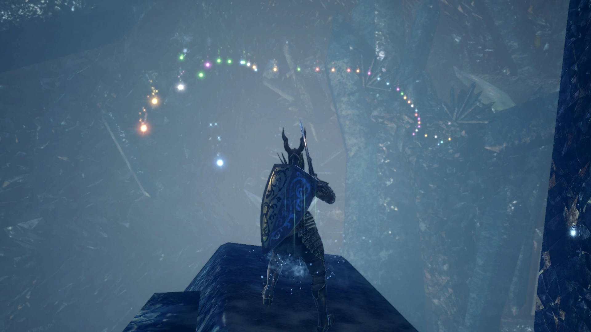 Выложенная радужными камнями невидимая дорожка.